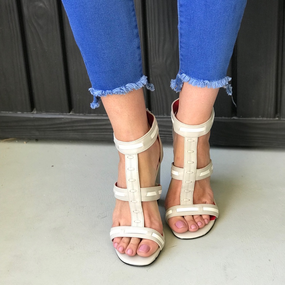 NIB Ivory Paris T Strap Leather Block Heel Pumps - Picture 2 of 6